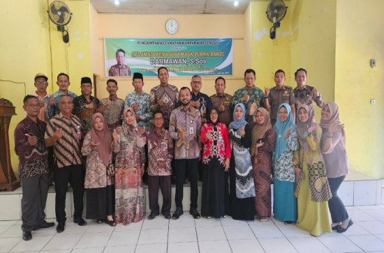 PELEPASAN PURNA TUGAS / BAKTI PAK DARMAWAN, S.Sos